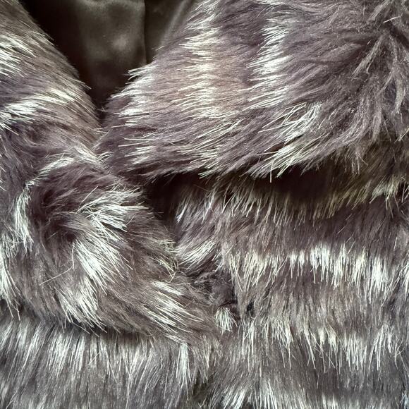 Tibi faux fur coat, size M, charcoal grey w/ white stripe, 3/4 sleeve EUC - Picture 6 of 6